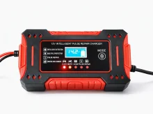 Зарядний пристрій для автомобільних акумуляторів 12V 6A з LCD‑дисплеєм